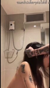 คลิปหลุดน้องปลายฟ้า โดนควยใหญ่ซอยหีสดคาชุดนักเรียนในห้องน้ำ ร้องลั่นแตกคาปากเต็มปาก