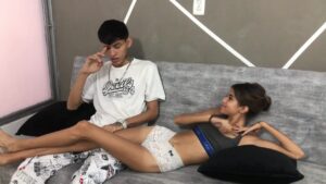 น้องสาวขอให้พี่นวดแล้วโดนเย็ดสด ควยใหญ่ซอยหีแตกใน