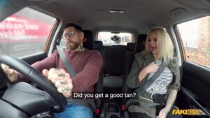 สาวMILF ผมทองนมใหญ่หีฟิต โดนควยใหญ่ซอยหีแตกใน Fake Driving School